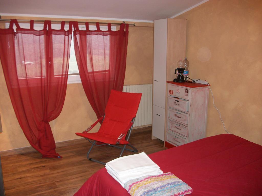 La Loggia Di Federico Hotel Navelli Szoba fotó