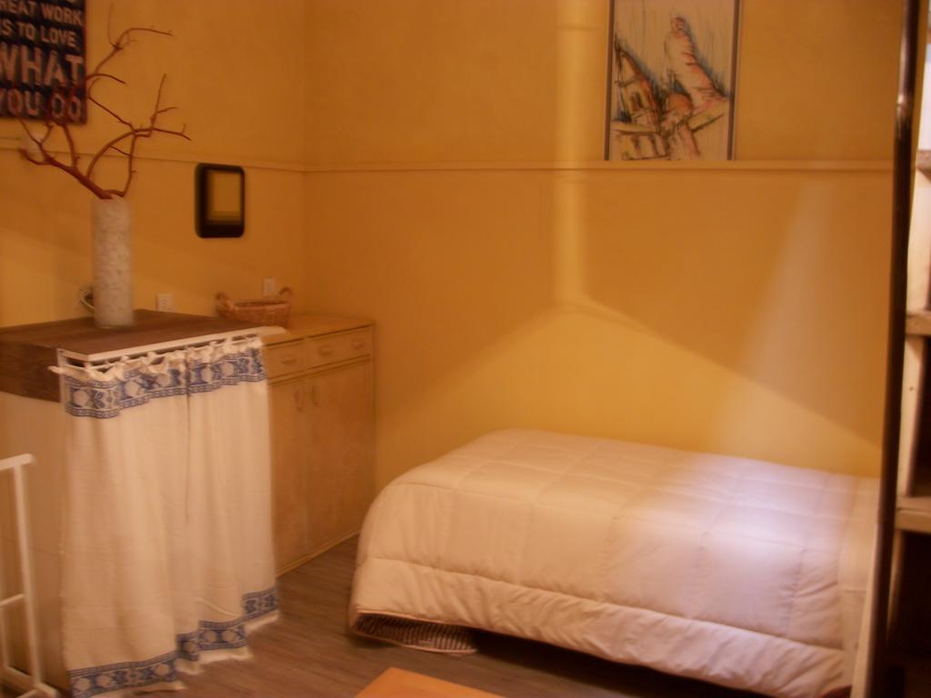 La Loggia Di Federico Hotel Navelli Szoba fotó